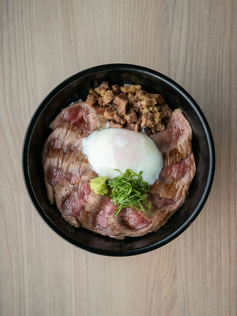 飛行機待ちも贅沢に ! 熊本空港で「あか牛」を味わえるおすすめのレストラン。